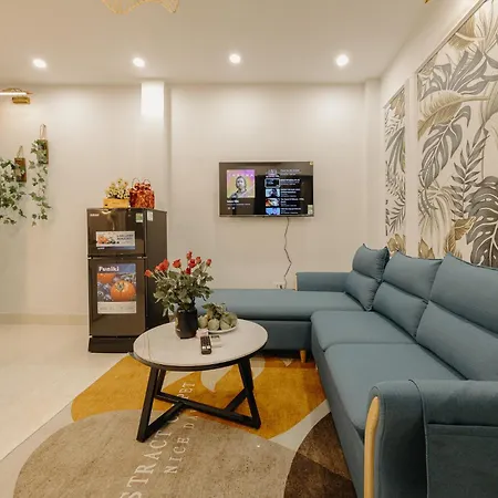Morden Apt 3Br Old Quater Super Location 53Hb